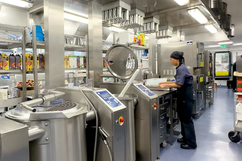 Safera-FlowHero-Aallonharja-kitchen