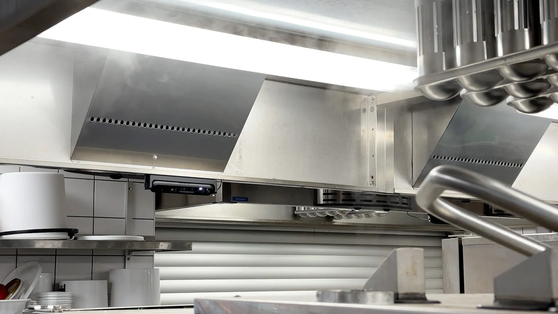 Safera-FlowHero-Aallonharja-sensor-in-the-hood