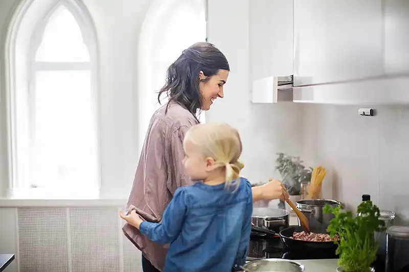 Safera Sense stove guard prevents cooking fires